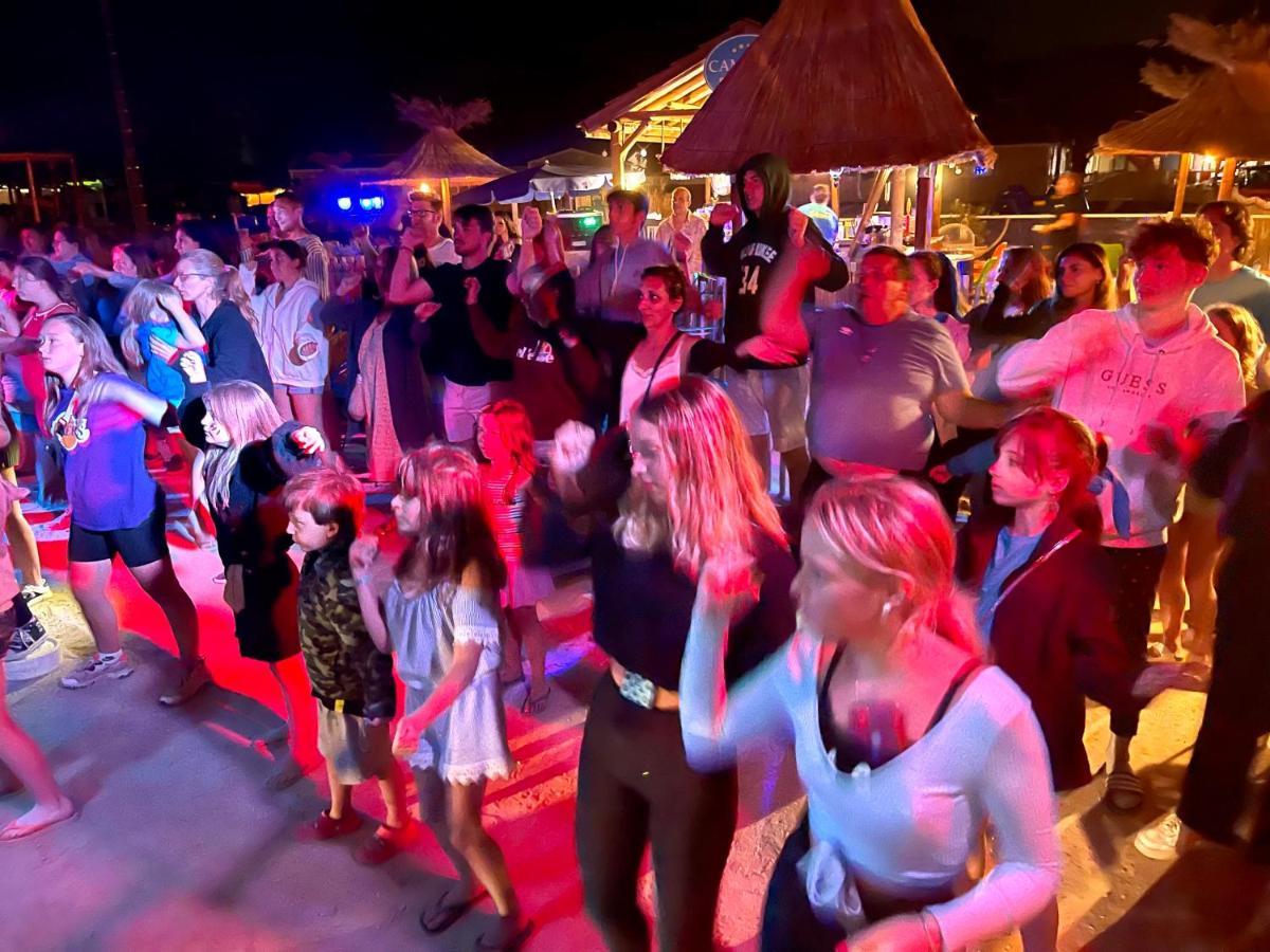 Camping Paradis Family Des Issoux Lalevade-dʼArdèche Eksteriør billede